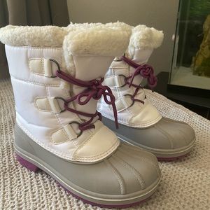 Cat & Jack Girl’s Boots (2)